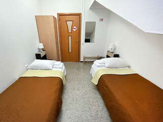 Гостиница Хозяюшка Костомукша Двухместный номер с 2 отдельными кроватями и общим туалетом-1